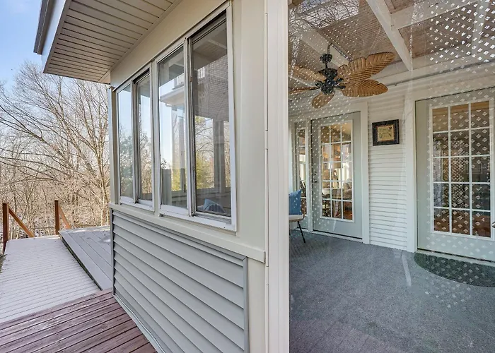 Walk To Beach! Serene Lake Michigan Home W/ Deck